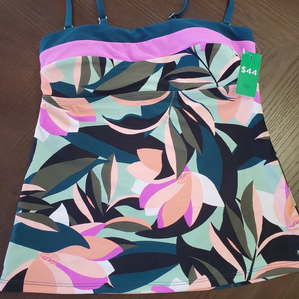 Dip bathing suit top Women's size Small New With Tags